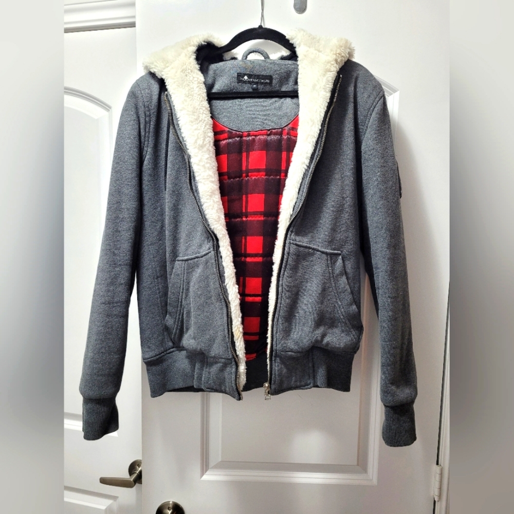 Moose knuckles classic bunny sweater, size Small